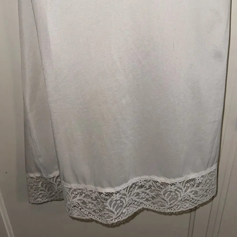 Vintage Olga white‎ half slip with lace hem / as is - Picture 2 of 6